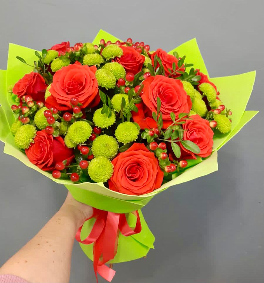 Букет цветов из: Хризантемы и Розы в Сандово