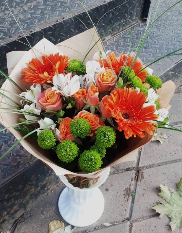 Букет цветов из: Герберы, Хризантемы, Альстромерии и Розы в Сандово
