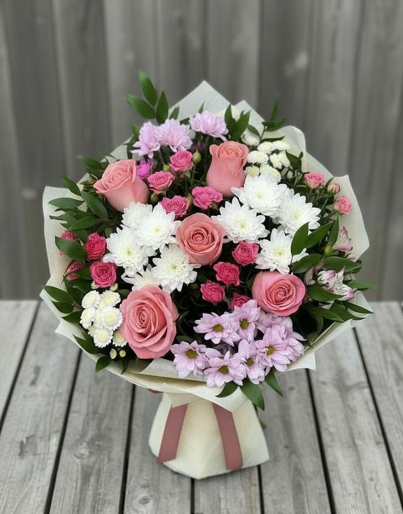 Букет цветов из: Альстромерии, Гвоздики, Розы и Хризантемы в Сандово