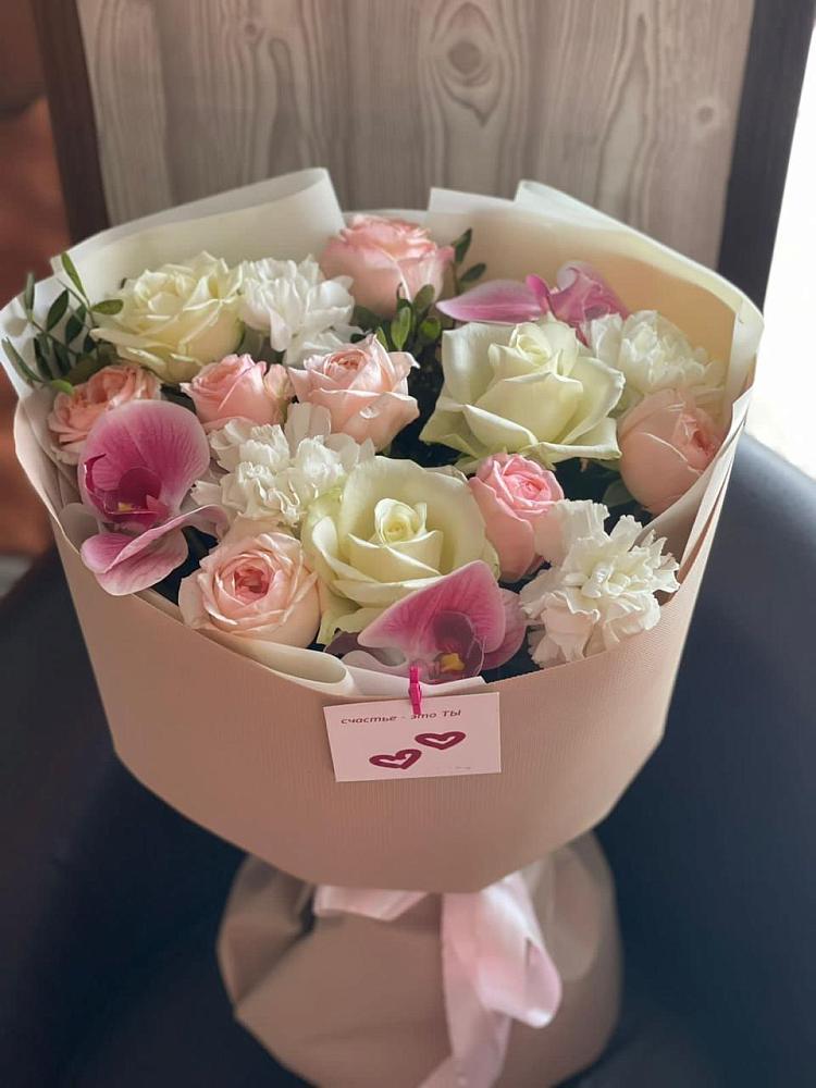 Букет цветов из: Орхидеи, Розы и Гвоздики в Сандово