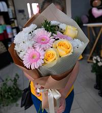 Букет цветов из:  Герберы, Розы и Хризантемы в Сандово