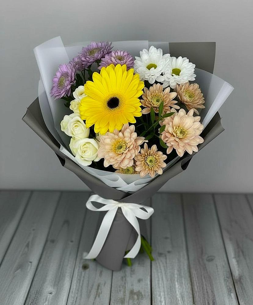 Букет цветов из: Розы, Герберы и Хризантемы в Сандово