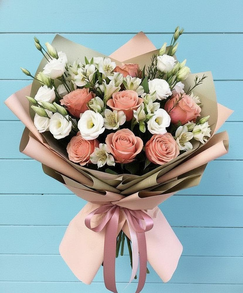 Букет цветов из: Розы, Альстромерии и Лизиантусы в Сандово