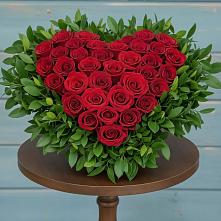 Цветочная композиция из Розы в виде сердца в Сандово