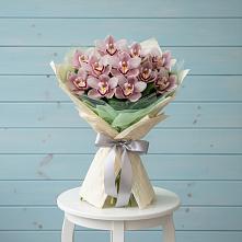 Букет цветов из:  Орхидеи и Розы в Сандово