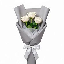 Букет 3 белые розы в Сандово