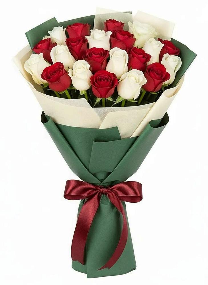 Букет Микс из красных и белых роз в Сандово