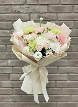 Букет цветов из:  Гвоздики, Розы, Лизиантусы и Хризантемы в Сандово