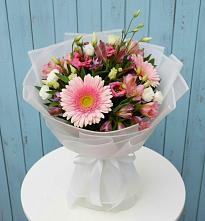 Букет цветов из:  Герберы, Альстромерии и Лизиантусы в Сандово