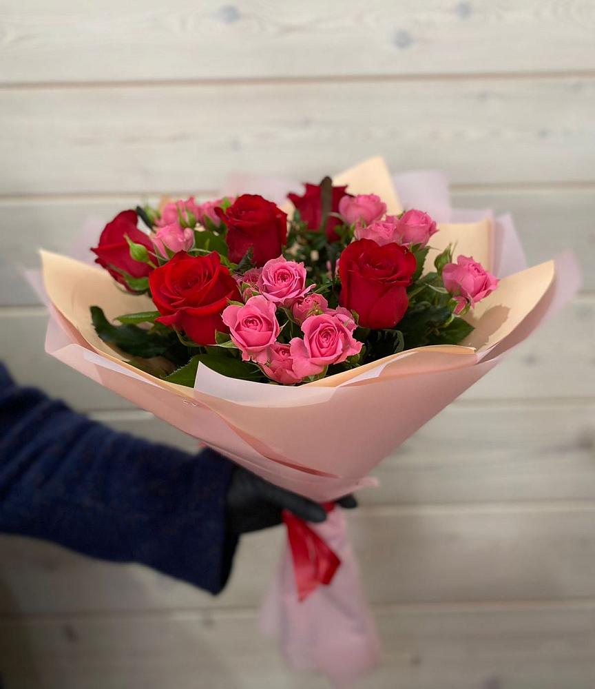 Букет цветов из: Розы в Сандово