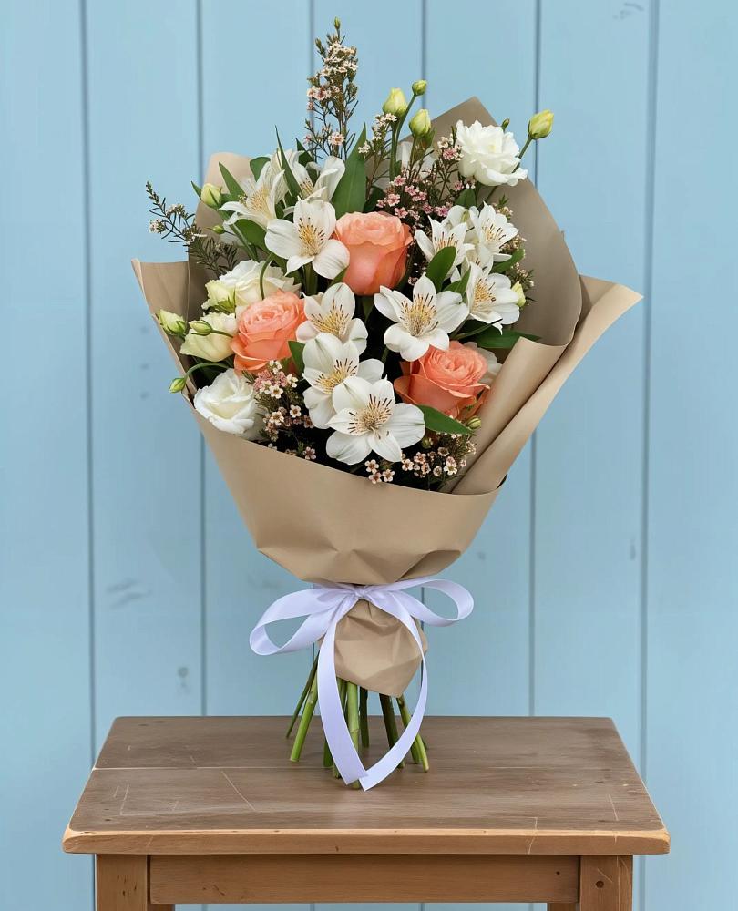 Букет цветов из: Альстромерии, Лизиантусы, Розы и Хризантемы в Сандово