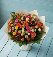 Букет Микс из разноцветных кустовых роз в Сандово