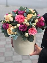 Цветочная композиция из Розы в шляпной коробке в Сандово