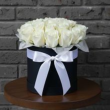 Цветочная композиция из Розы в шляпной коробке #REPLACE_PRED# Сандово