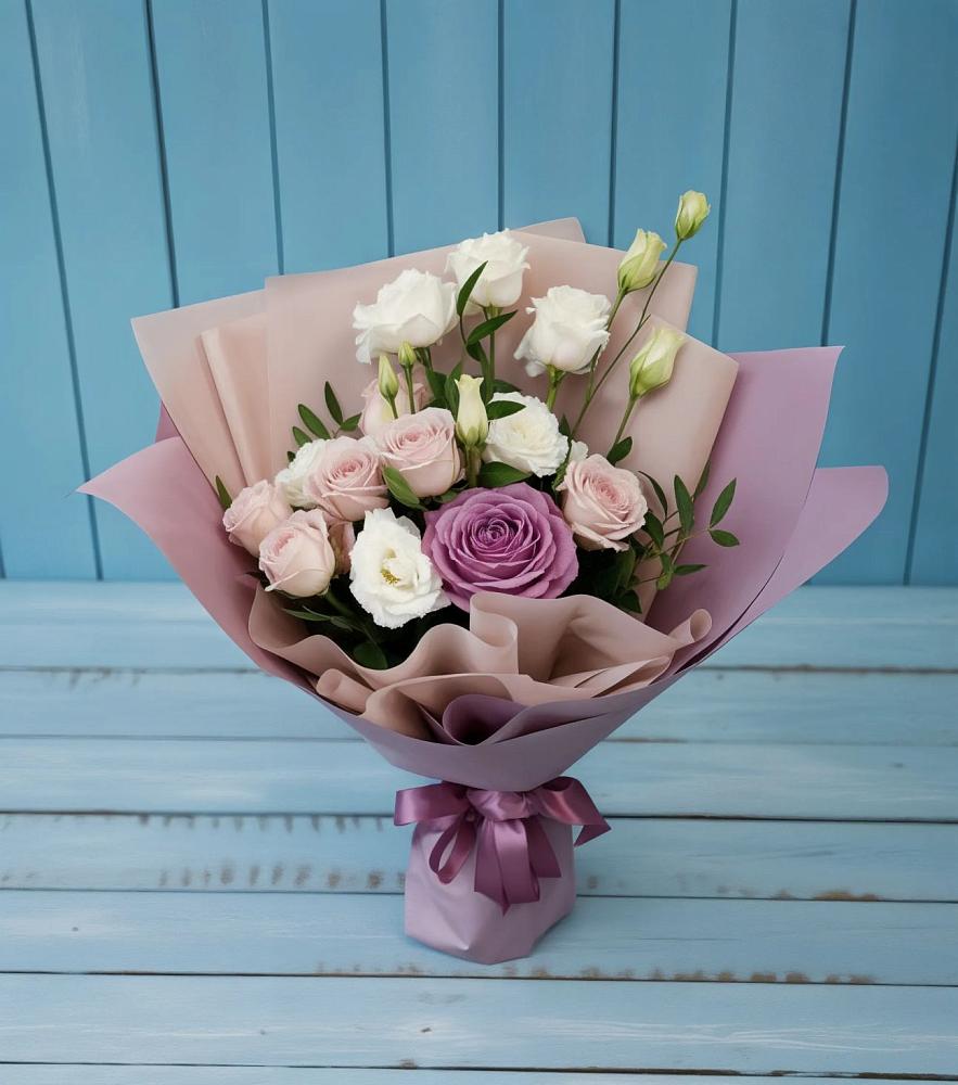 Букет цветов из: Розы и Лизиантусы в Сандово